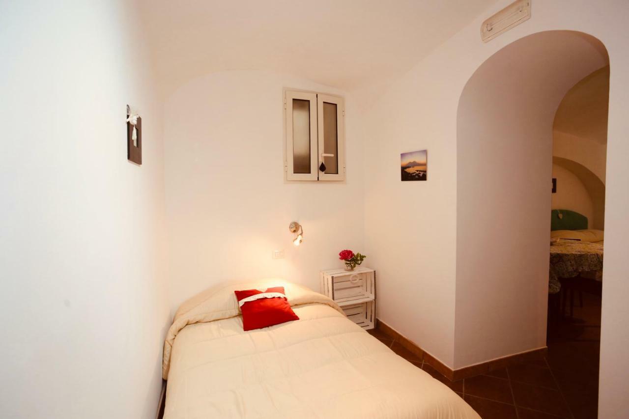 Appartement La Grotta Di Partenope à Naples Extérieur photo